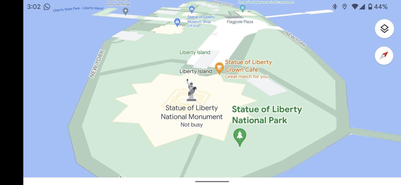 Google Maps en perspectiva con la Estatua de la Libertad al frente.